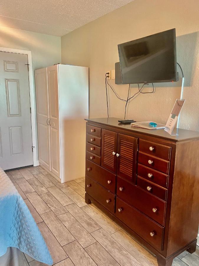 Budget Friendly Condo Perfect For A Romantic Getaway Within Walking Distance To The Beach! Ґалф-Шорс Екстер'єр фото